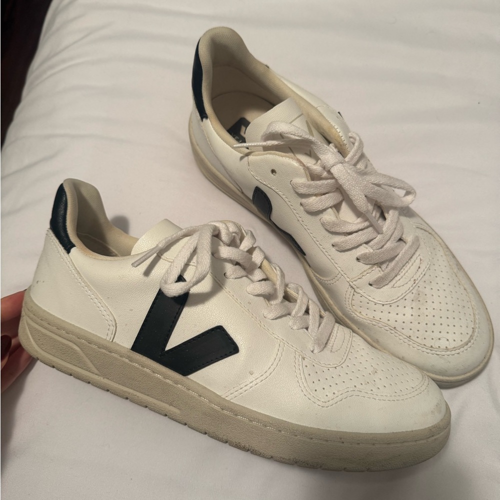 Veja Cream and Black Casual Sneakers